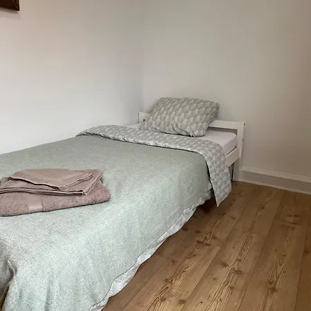 Oeslauer Stube Gemuetliches Mit Kamin, Klimaanlage, Balkon, 3 Schlafzimmern, 2 Baedern, Modern, Familienfreundlich, Zentral, Vollausgestattet *