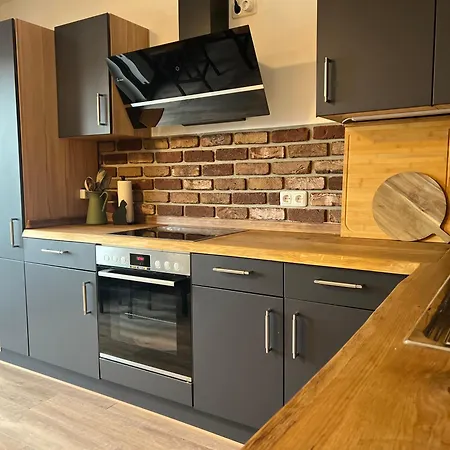 Oeslauer Stube Gemuetliches Mit Kamin, Klimaanlage, Balkon, 3 Schlafzimmern, 2 Baedern, Modern, Familienfreundlich, Zentral, Vollausgestattet