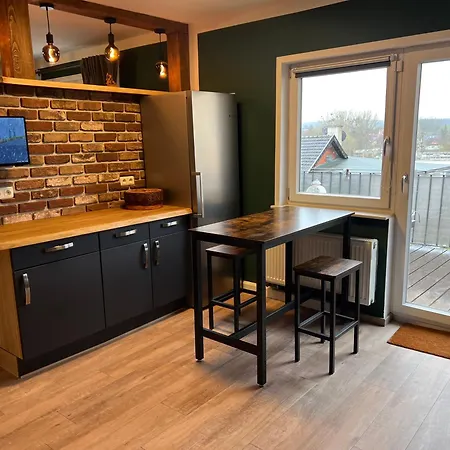Appartement Oeslauer Stube Gemuetliches Mit Kamin, Klimaanlage, Balkon, 3 Schlafzimmern, 2 Baedern, Modern, Familienfreundlich, Zentral, Vollausgestattet Rödental