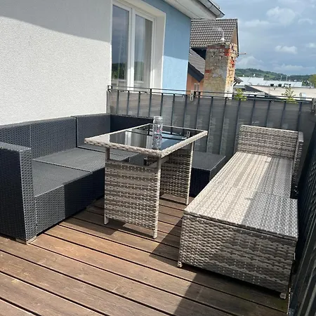 Oeslauer Stube Gemuetliches Mit Kamin, Klimaanlage, Balkon, 3 Schlafzimmern, 2 Baedern, Modern, Familienfreundlich, Zentral, Vollausgestattet شقة Rödental